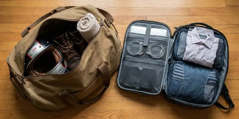 2. Packing Style Open Volume vs. Structured Organization