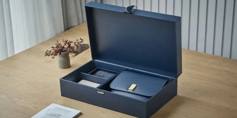 Rigid magnetic gift box with greyboard construction for luxury bag packaging