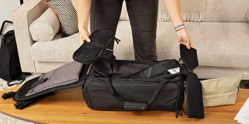 Convertible duffle bag with hidden backpack straps during packing