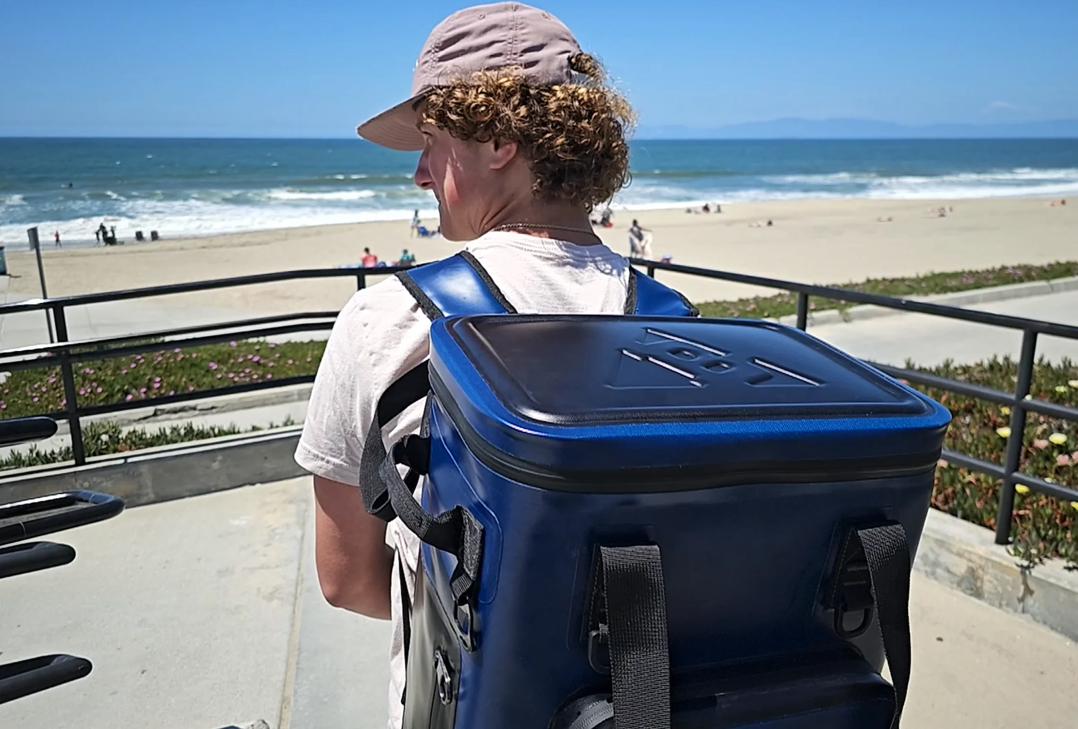 Cooler bag production scene