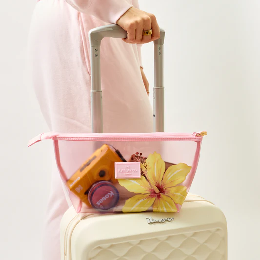 Cosmetic bag customer scene